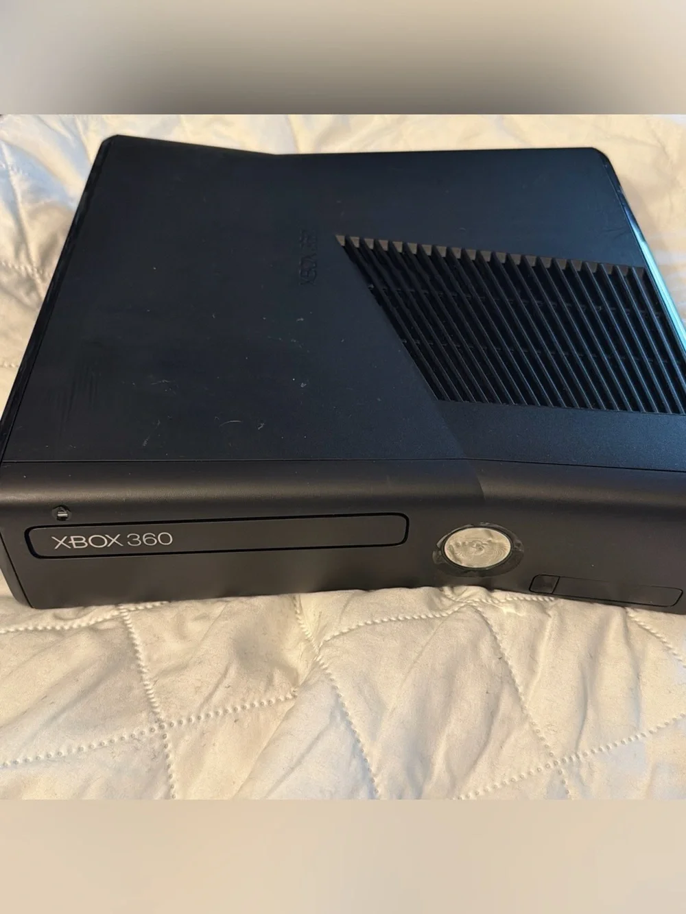 Microsoft Xbox 360 Slim Bundle - Console, 3 Controllers, Battery Pack & 9 Games